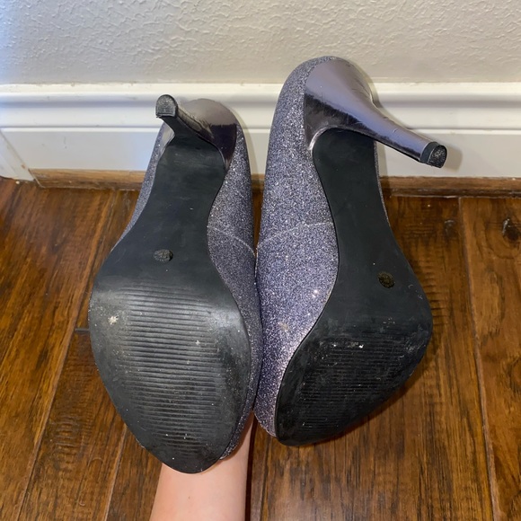 Jacqueline Ferrar sparkle platform heels from JCPenney - Picture 4 of 5